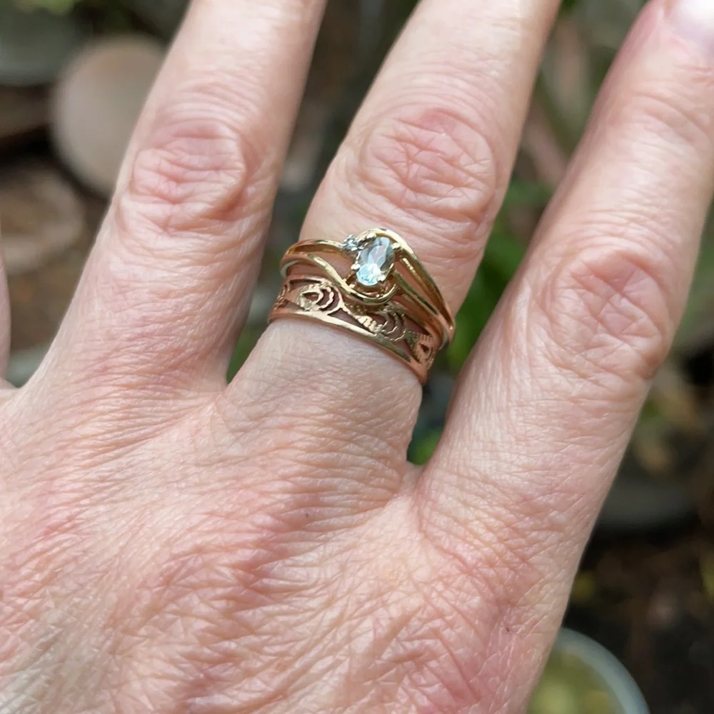 Vintage 10K gold ring with aquamarine and diamond